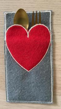 ITH - Stickdatei Bestecktasche Valentinsherz